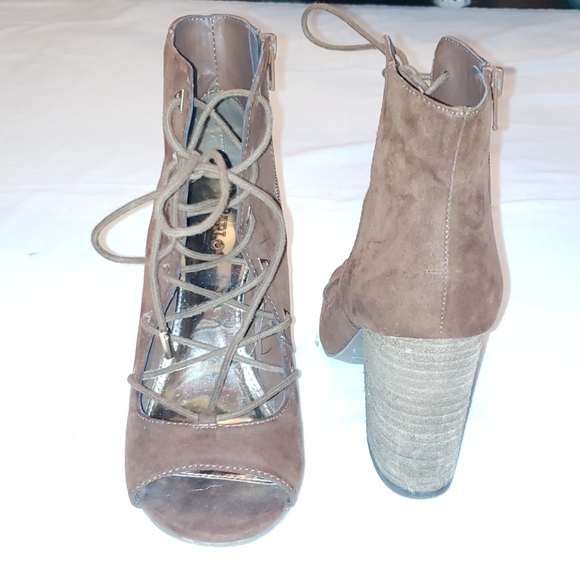 Carlos Santana heels - Picture 2 of 5